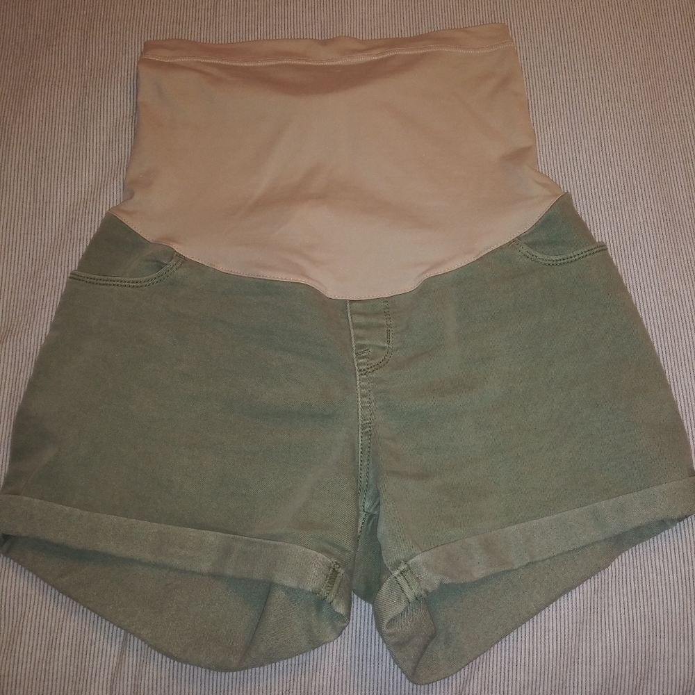 Maternity shorts